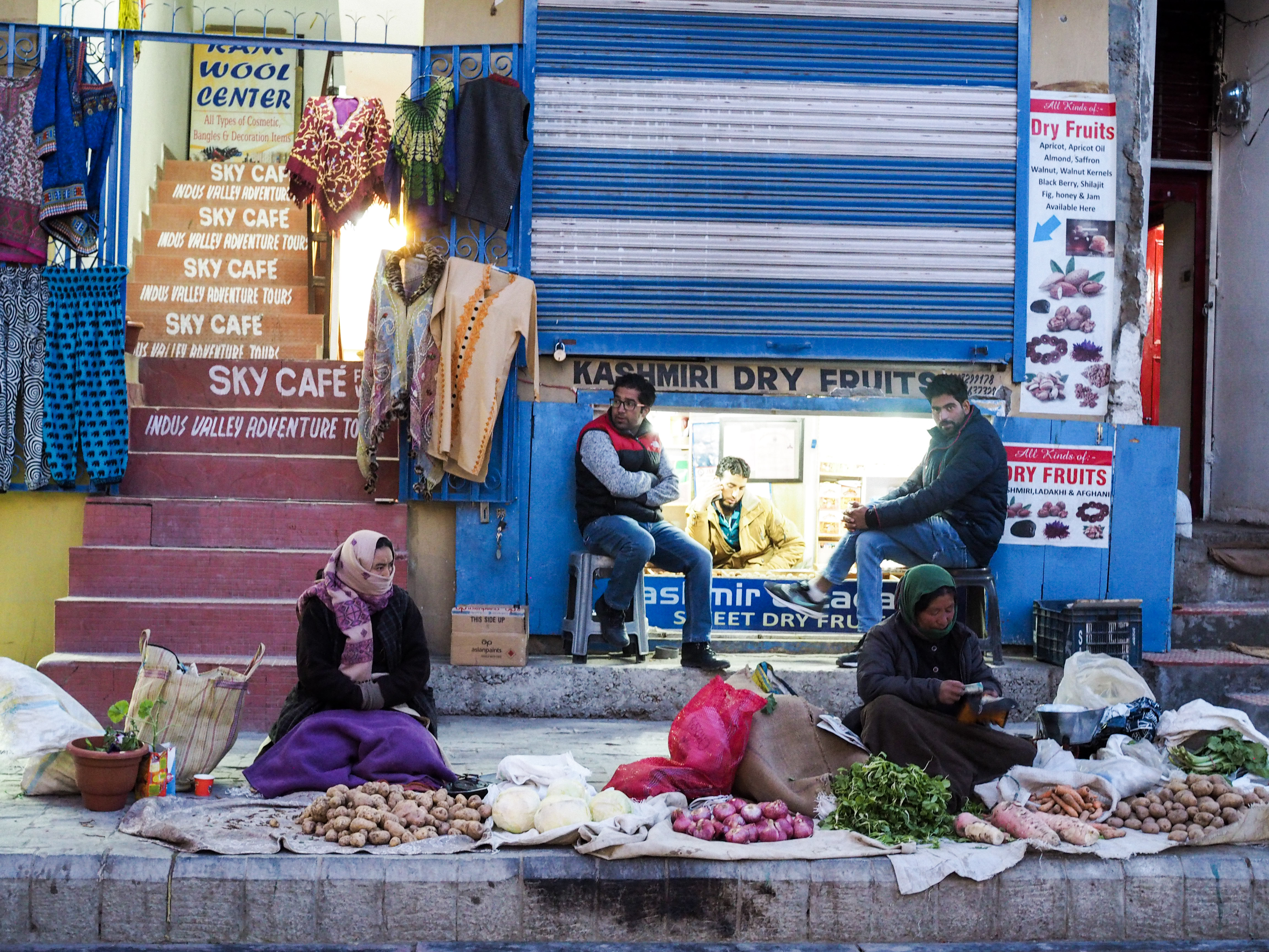 OLYMPUS DIGITAL CAMERA